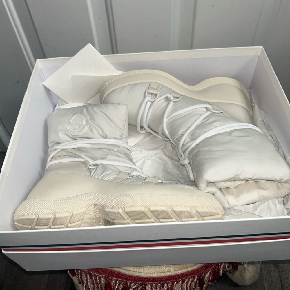 new Moncler Women's Resile Apres Ankle Tie light beige Boots Sz 38.5 - Picture 16 of 16